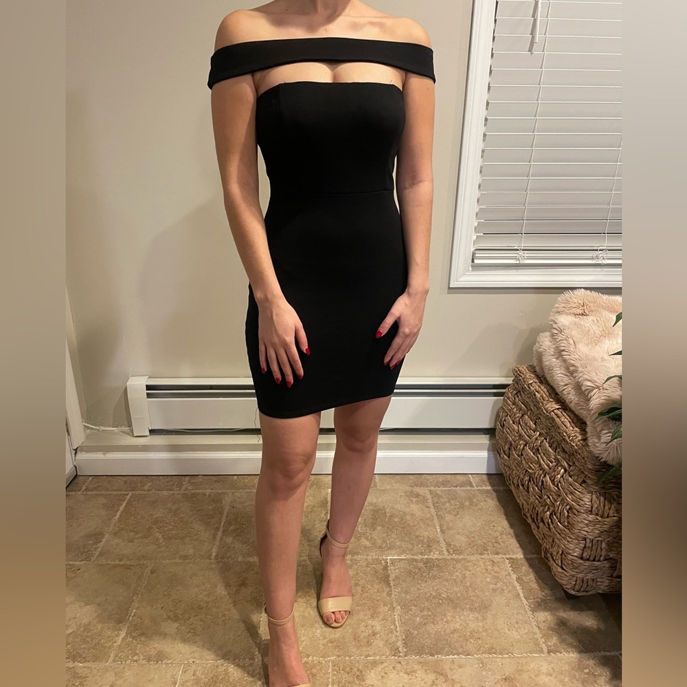 LULUS off the shoulder black short dress